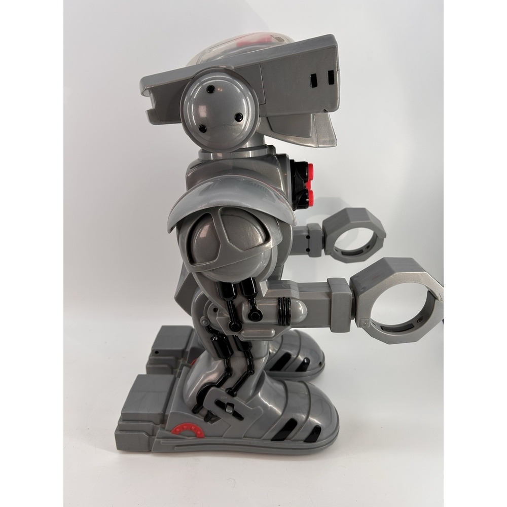 Vintage Toymax R.A.D. 4.0 Radio Controlled Robot Voice Command RAD W/ Remote - Picture 14 of 16